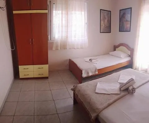 Evi'S Seasons Apartment Sarti