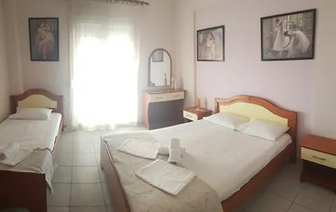 Evi'S Seasons Apartment Sarti