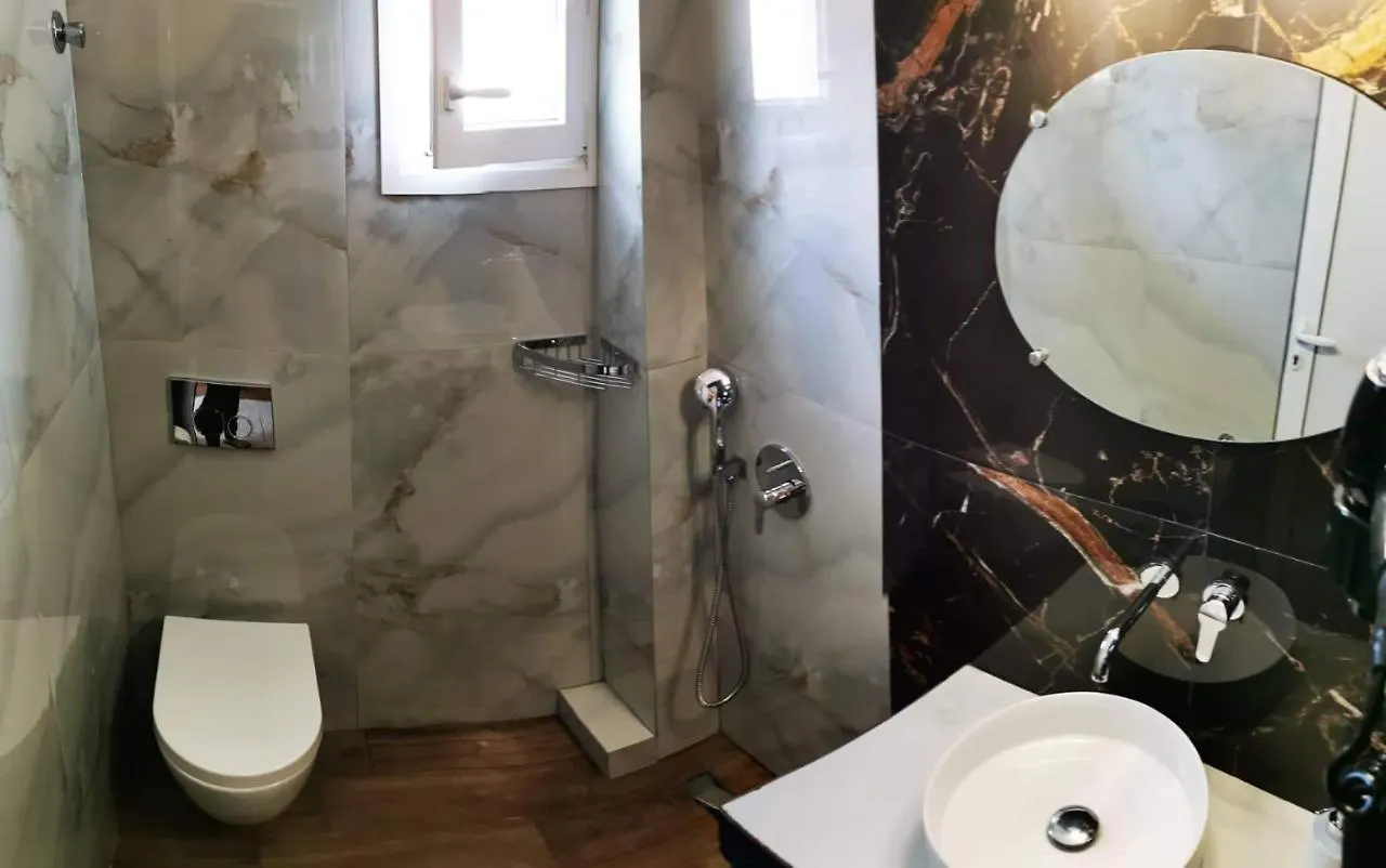 Evi'S Seasons Apartment Sarti 0*,